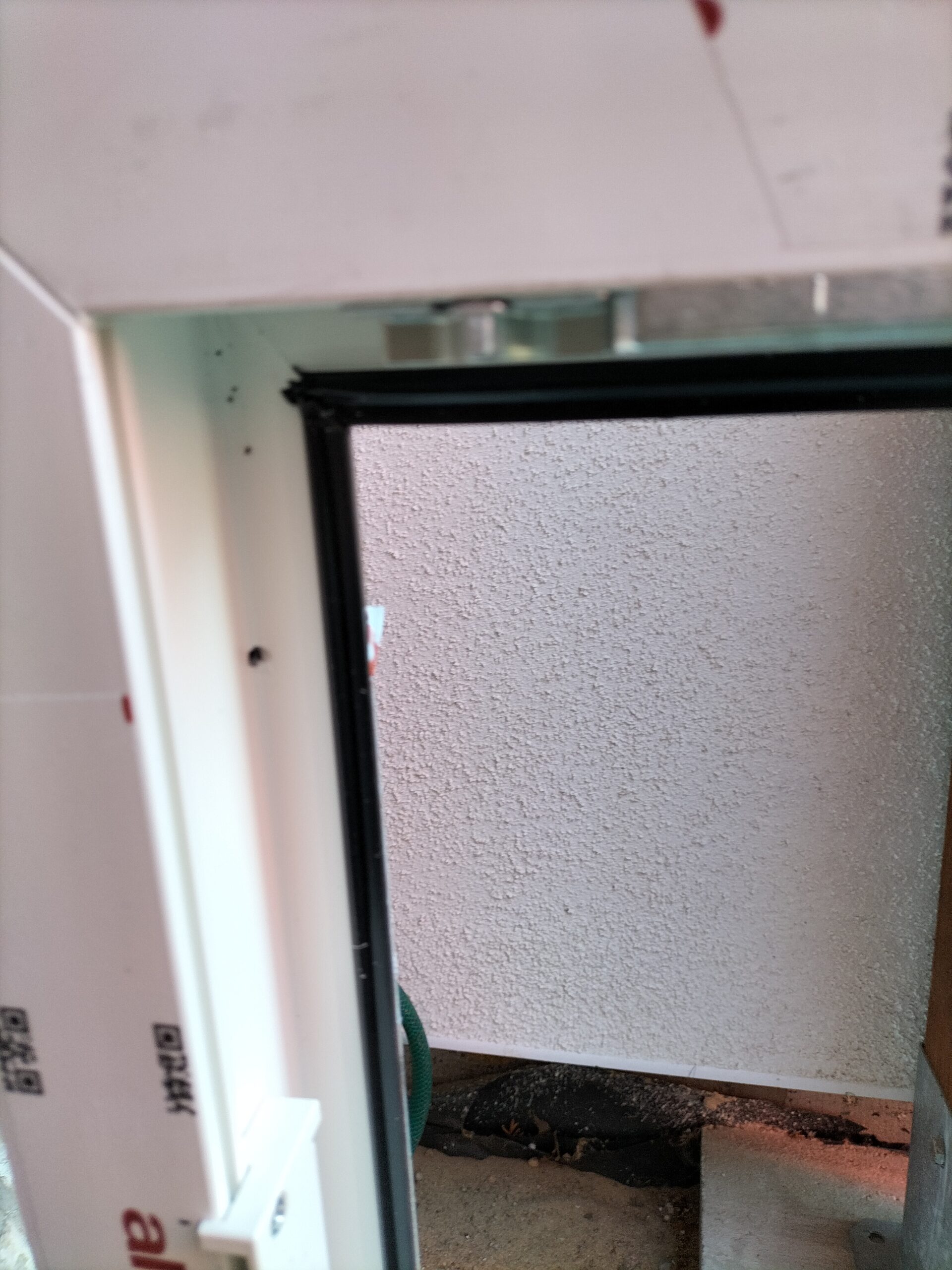 OKNO Aluplast 99 cm na 59 cm białe, dwie szyby - obrazek 3